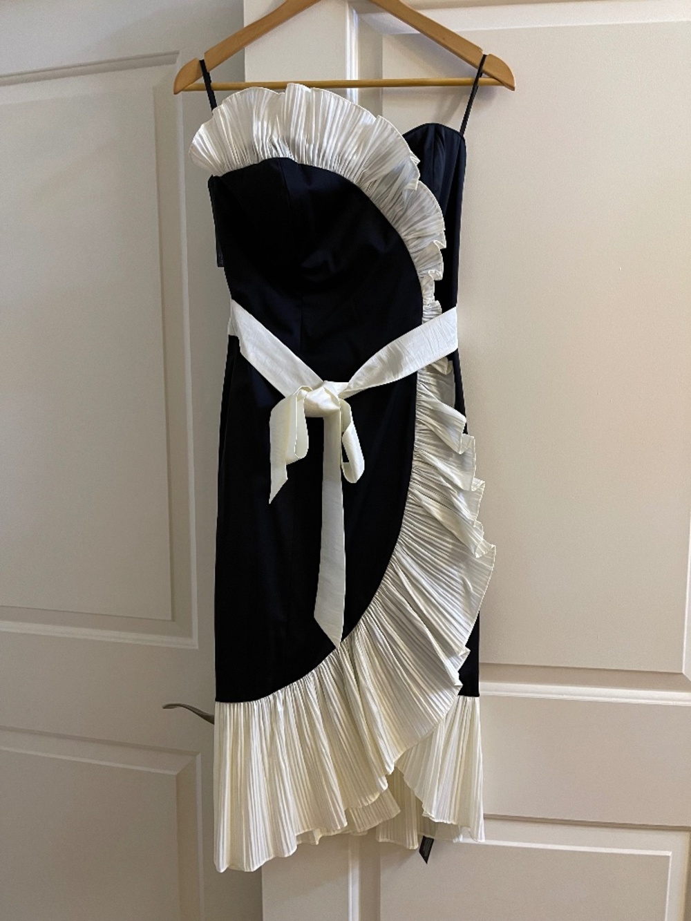 Star by Julien Macdonald black cocktail dress with cream frill, NWT, size US 4